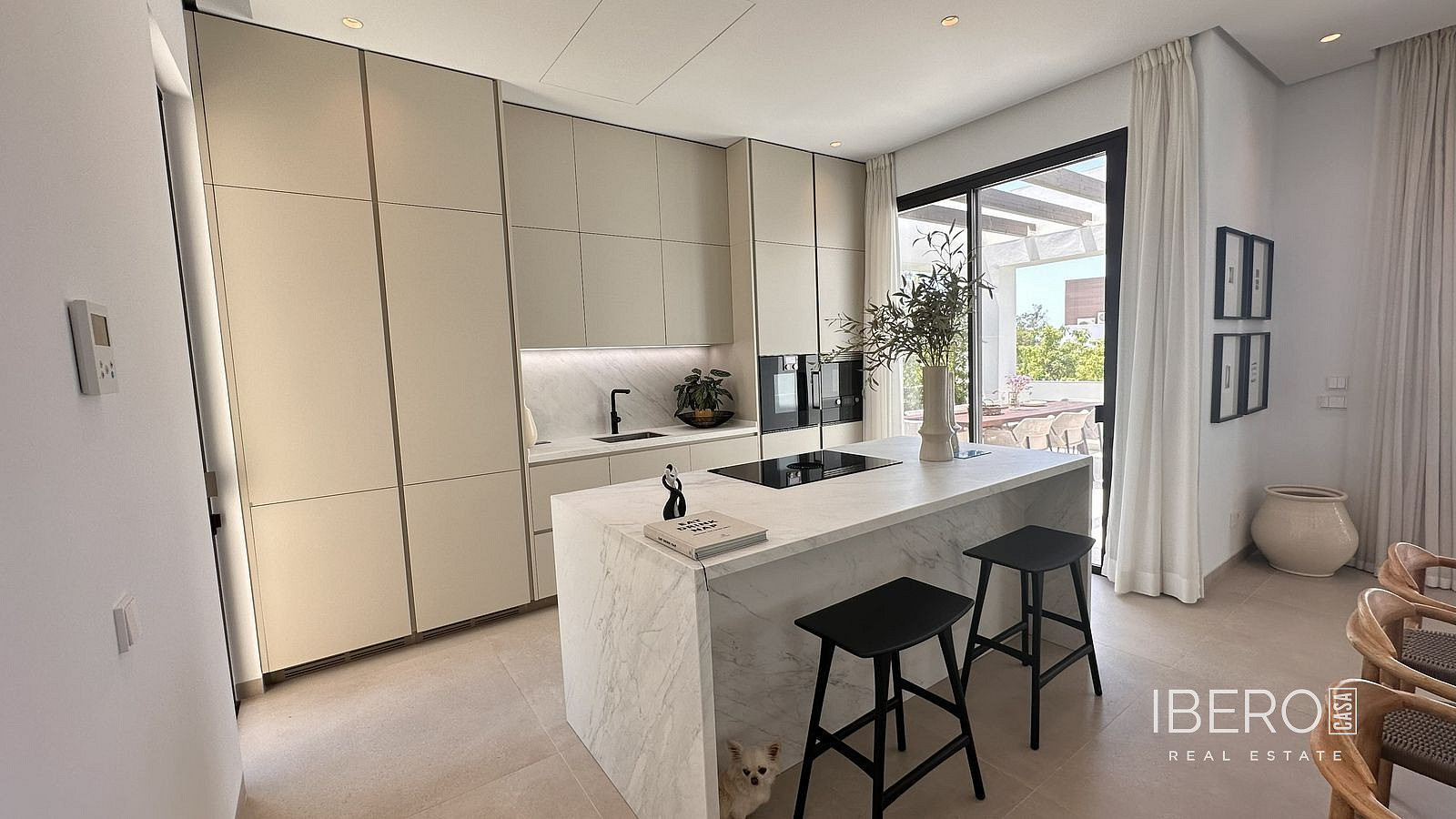 Prodej domu 500 m² s pozemkem 500 m² — photo 2
