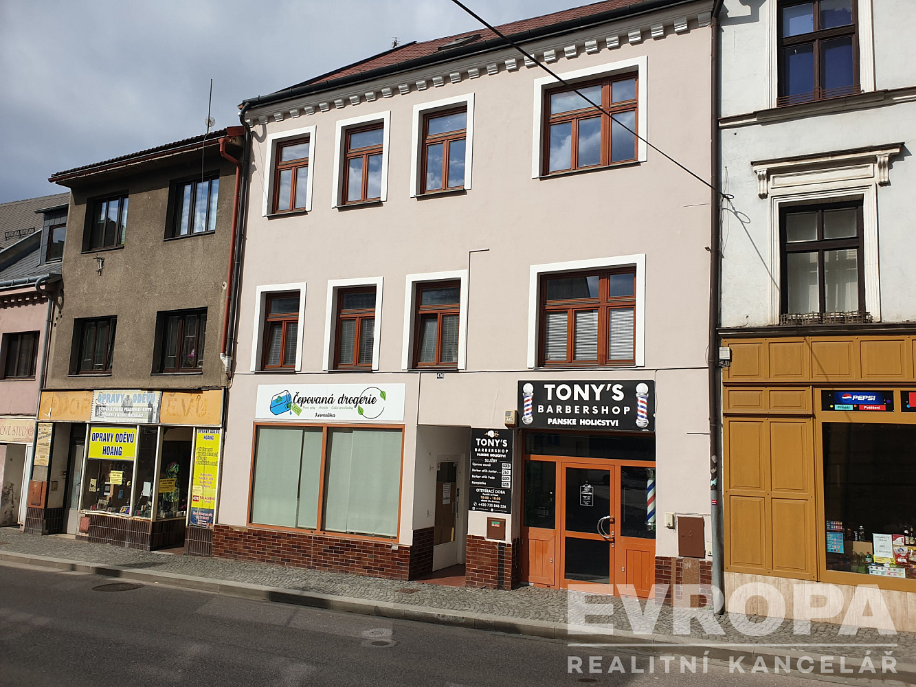 Prodej nájemního domu, činžáku 240 m²