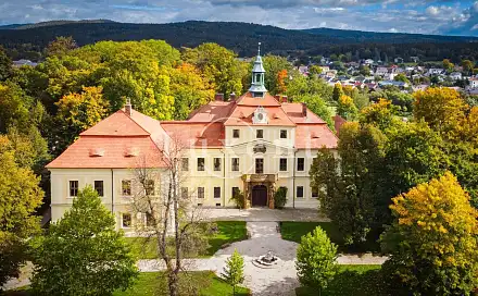 Pronájem komerčního objektu (jiného typu) 1 364 m², náměstí Míru, Mirošov, okres Rokycany