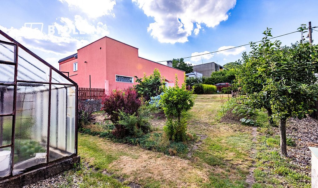 Prodej domu 318 m² s pozemkem 791 m², Krupka – náhled fotky 3