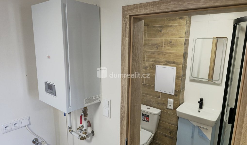 Pronájem bytu 3+1 86 m², Všejany – náhled fotky 15