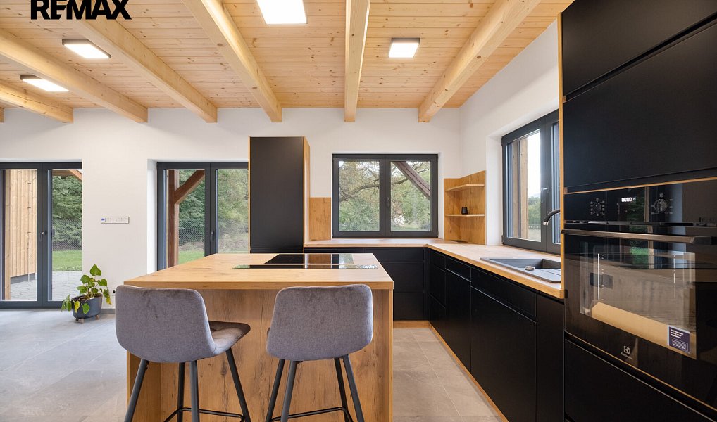Prodej ubytovacího objektu 206 m², Morávka – náhled fotky 18