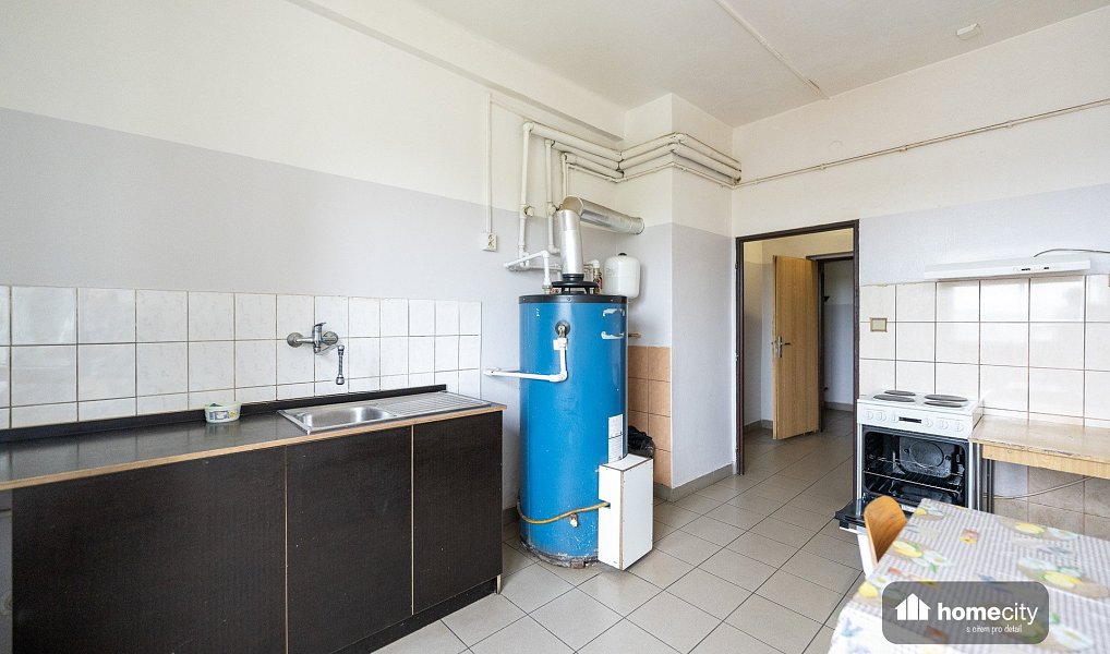 Prodej ubytovacího objektu 1 660 m², Hradec Králové – náhled fotky 30