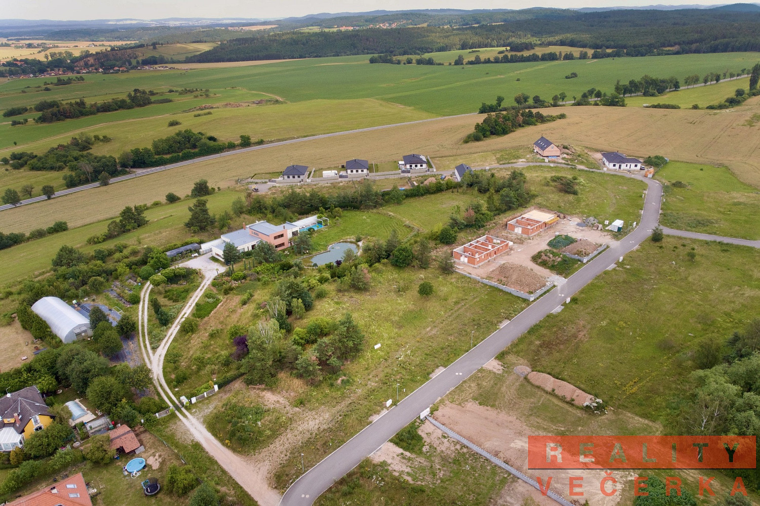 Prodej stavebního pozemku 1 489 m² – fotografie 3