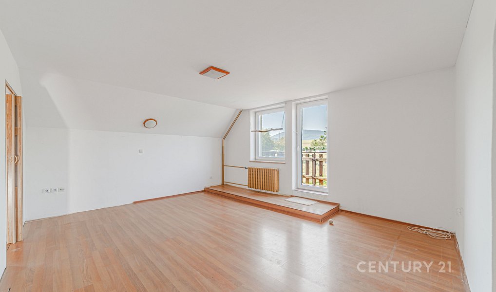 Prodej domu 128 m² s pozemkem 1 943 m², Ženklava – náhled fotky 14