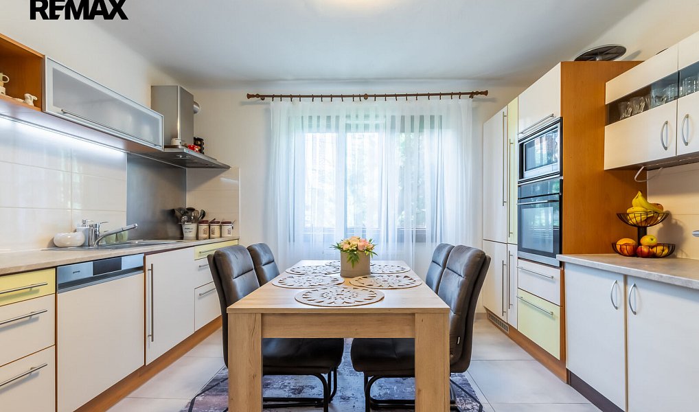 Prodej domu 181 m² s pozemkem 900 m², Praha – náhled fotky 3