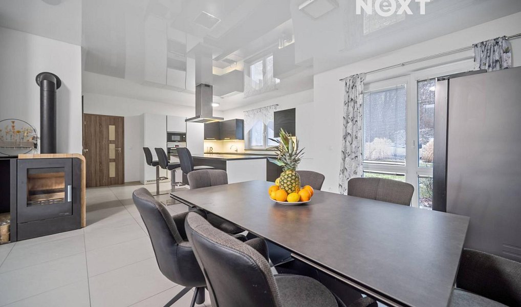 Prodej domu 199 m² s pozemkem 1 061 m², Chrtníky – náhled fotky 15