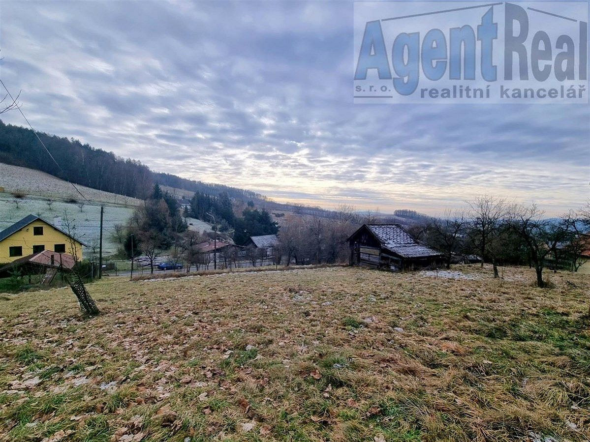 Prodej stavebního pozemku 2 565 m²