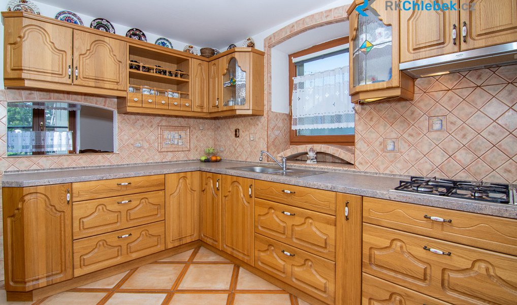 Prodej domu 283 m² s pozemkem 2 549 m², Kozlovice – náhled fotky 4