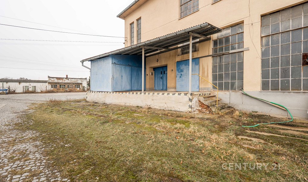 Pronájem skladovacích prostor 700 m², Dolní Bousov – náhled fotky 3