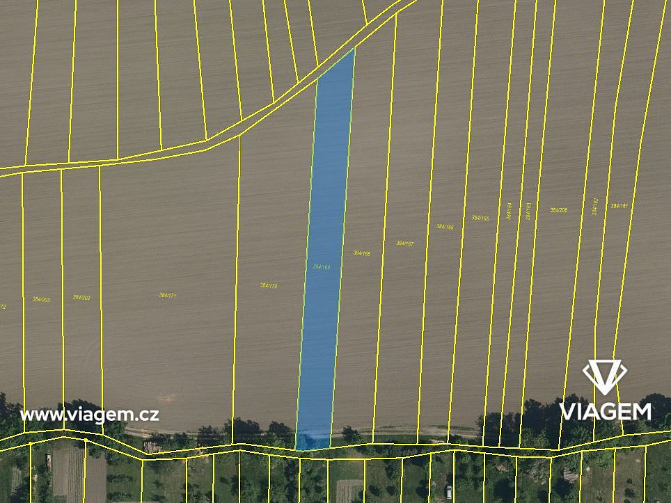 Prodej pole 1 831 m²