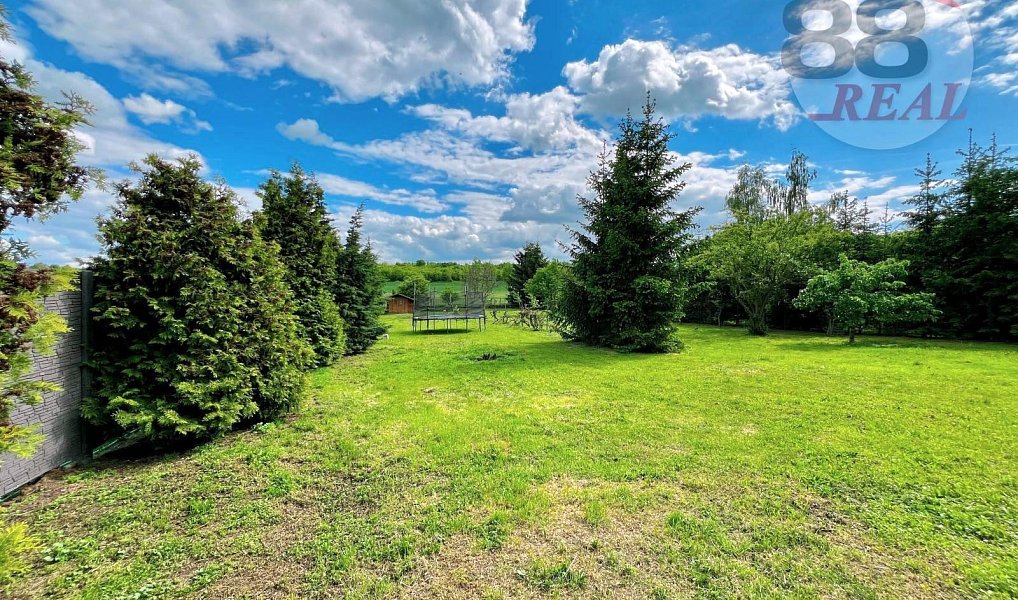 Prodej stavebního pozemku 1 301 m², Radonice – náhled fotky 4