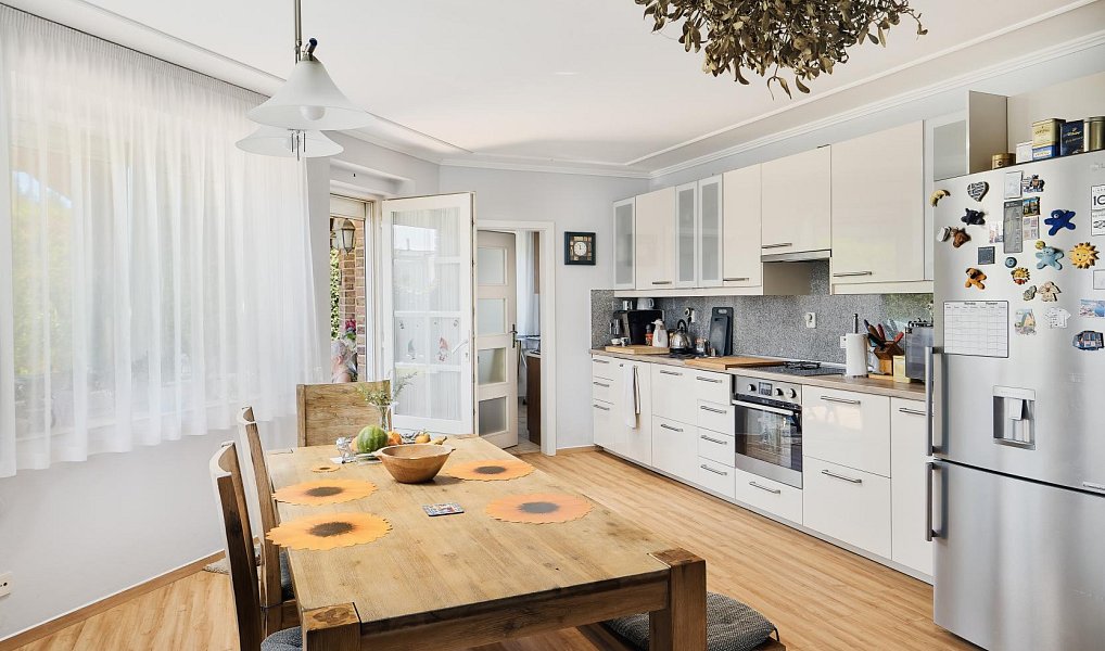 Prodej domu 320 m² s pozemkem 648 m², Jesenice – náhled fotky 11