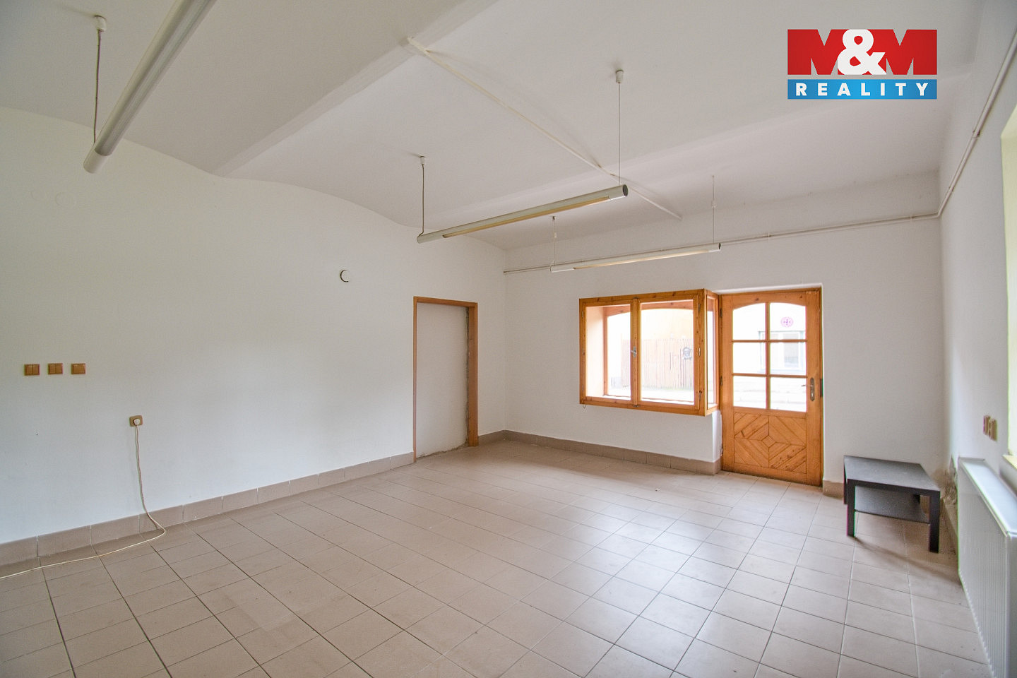 Prodej obchodních prostor 308 m² – fotografie 2