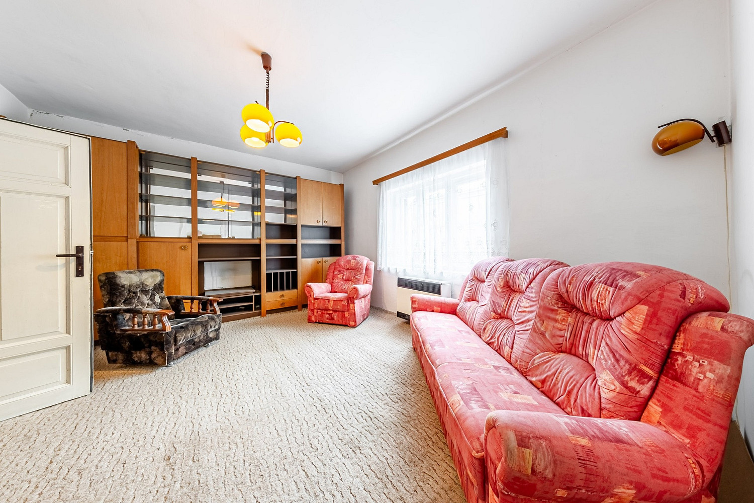 Prodej domu 240 m² s pozemkem 623 m² – fotografie 2