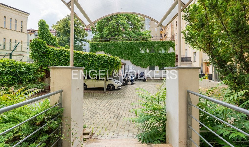 Pronájem kanceláře 136 m², Praha – náhled fotky 8