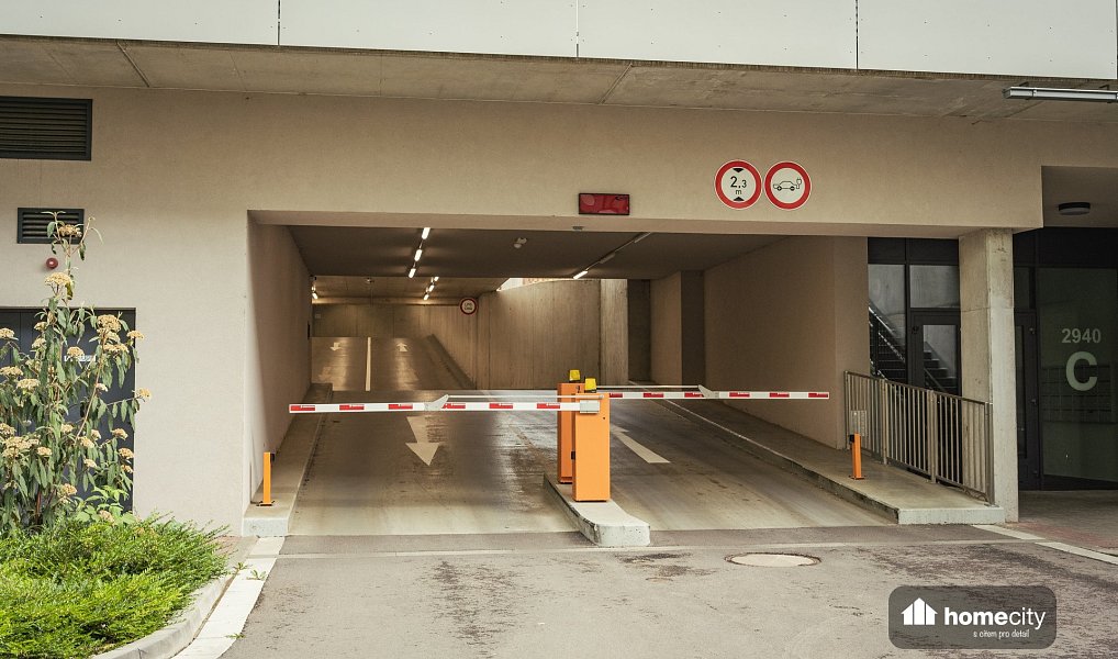 Prodej garážového stání, Pardubice - Zelené Předměstí, Pardubice – náhled fotky 2