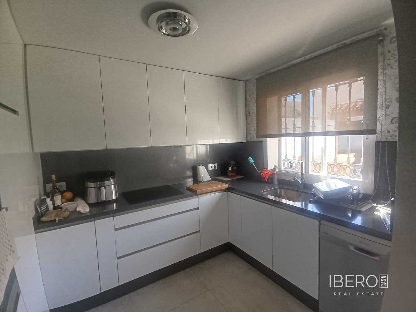 Prodej domu 240 m² s pozemkem 150 m² - Widok 2