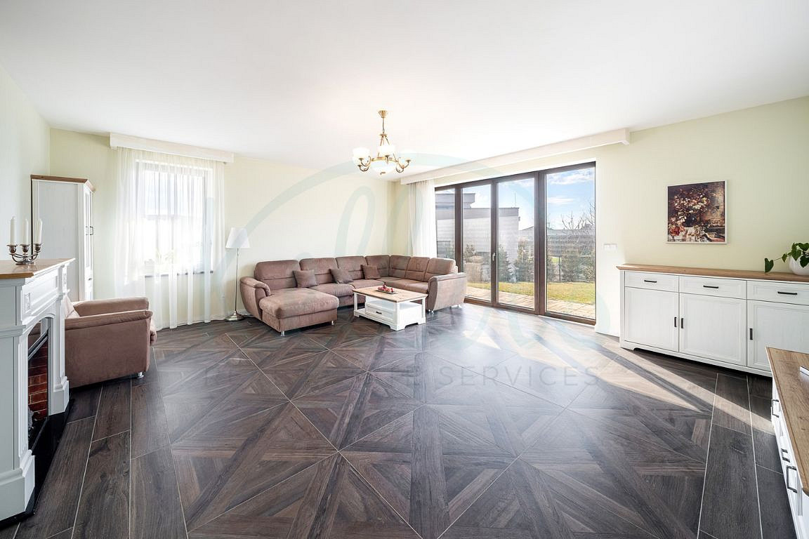Prodej domu 244 m² s pozemkem 972 m² — photo 3