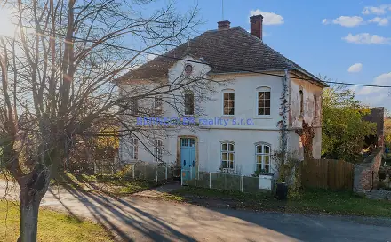 Prodej domu 227 m² s pozemkem 2 131 m², Babice, okres Hradec Králové