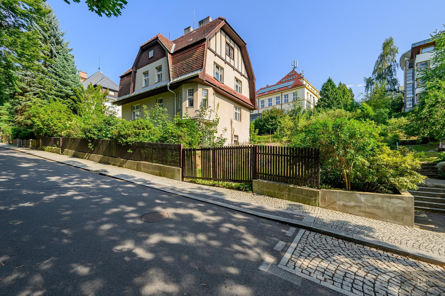 Prodej domu 431 m² s pozemkem 1 207 m²