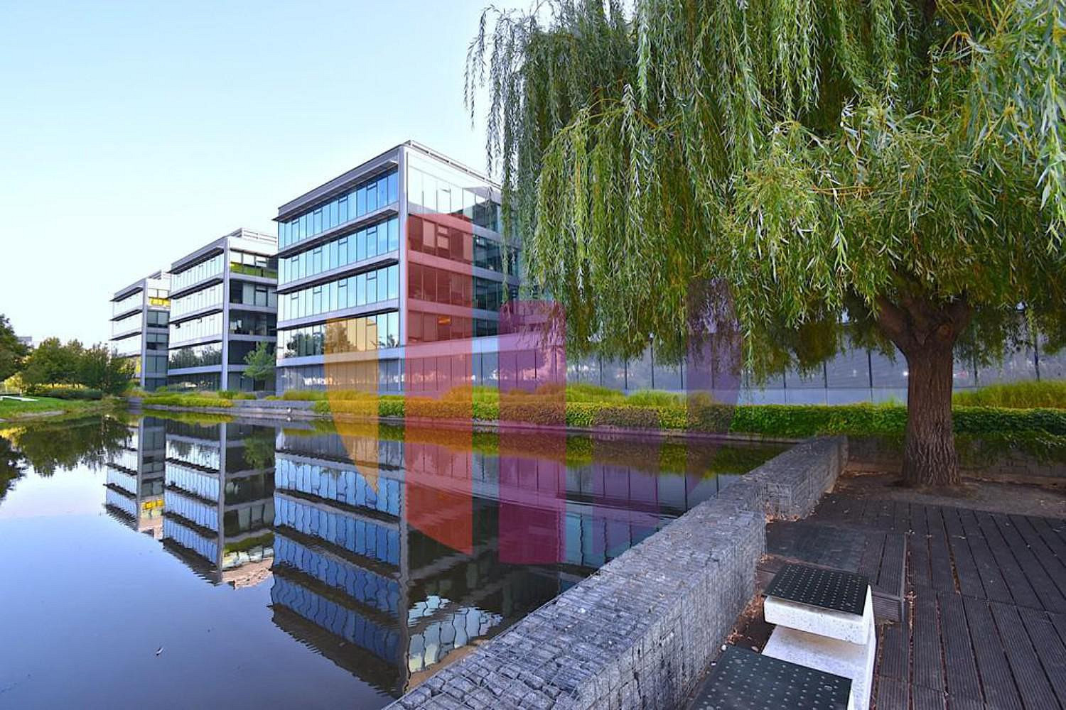 Pronájem kanceláře 1 033 m²