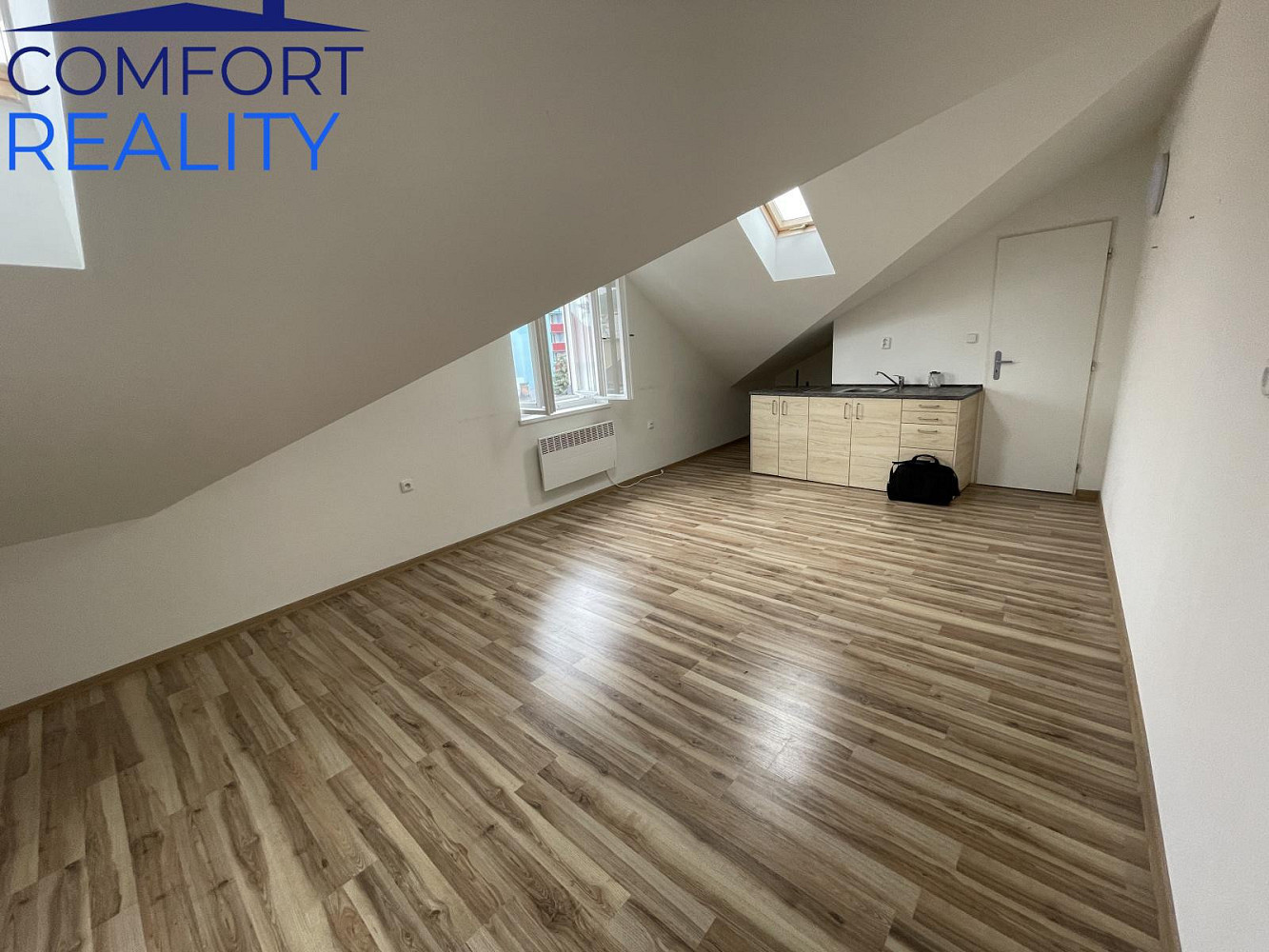 Pronájem bytu 1+kk 25 m² – fotografie 2