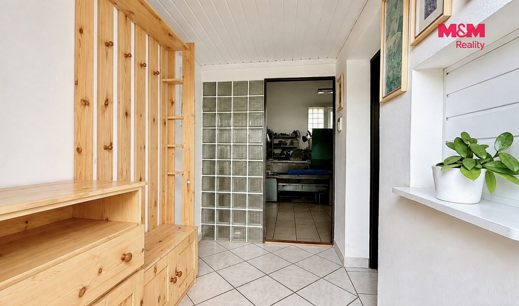 Prodej výrobních prostor 400 m², Ždánice – náhled fotky 4