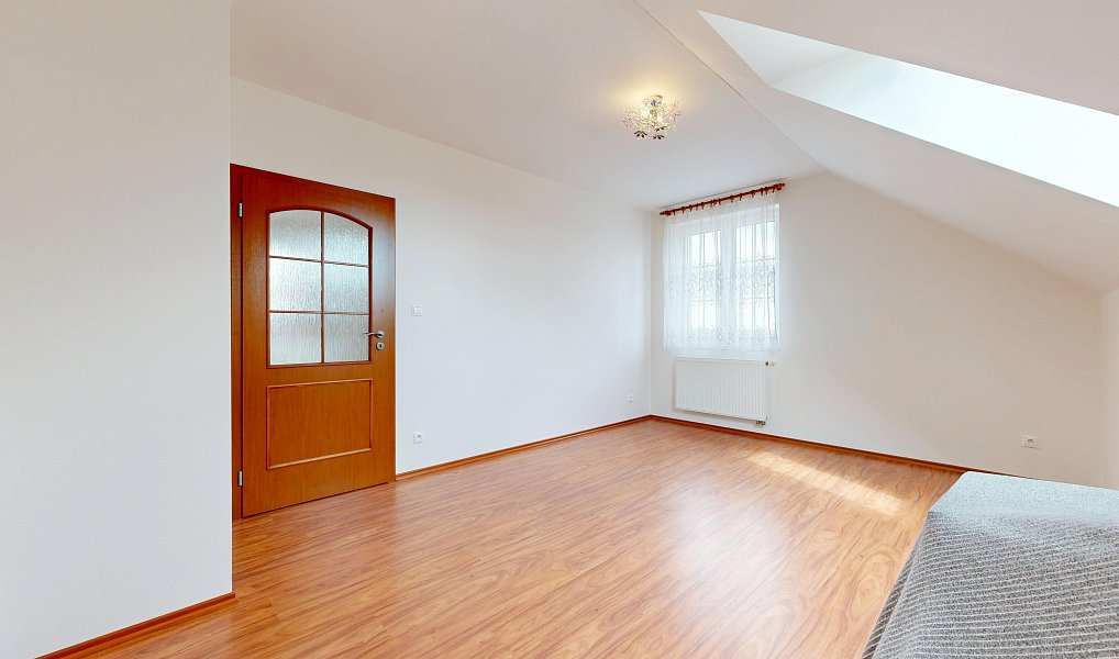 Prodej domu 225 m² s pozemkem 807 m², Bašť – náhled fotky 29
