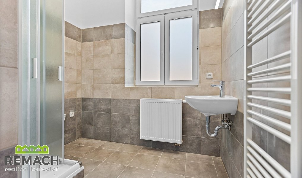 Pronájem bytu 1+1 42 m², Náchod – náhled fotky 2