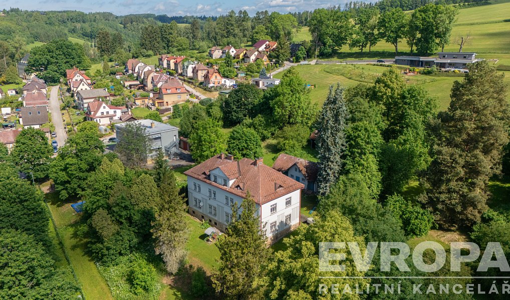 Prodej domu 320 m² s pozemkem 7 861 m², Hostinné – náhled fotky 2
