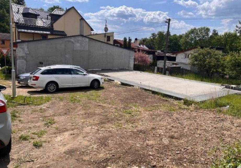 Stavební pozemek se základovou deskou, Konice – další