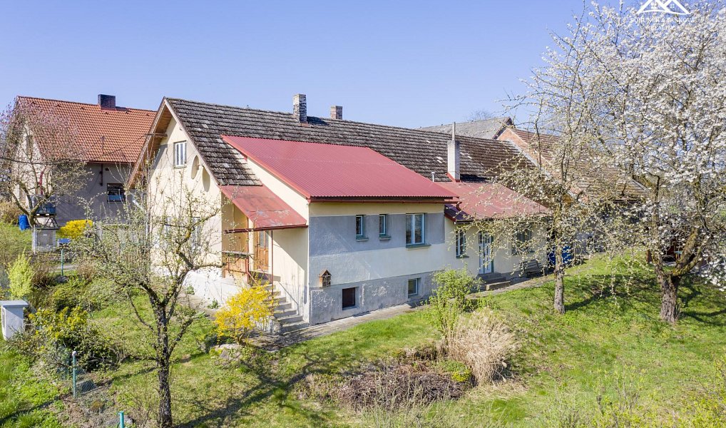 Prodej chaty/chalupy 79 m² s pozemkem 1 491 m², Lány – náhled fotky 2