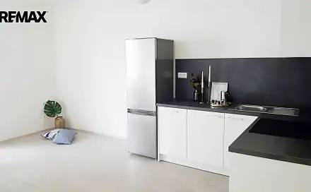 Pronájem bytu 1+kk 35 m²