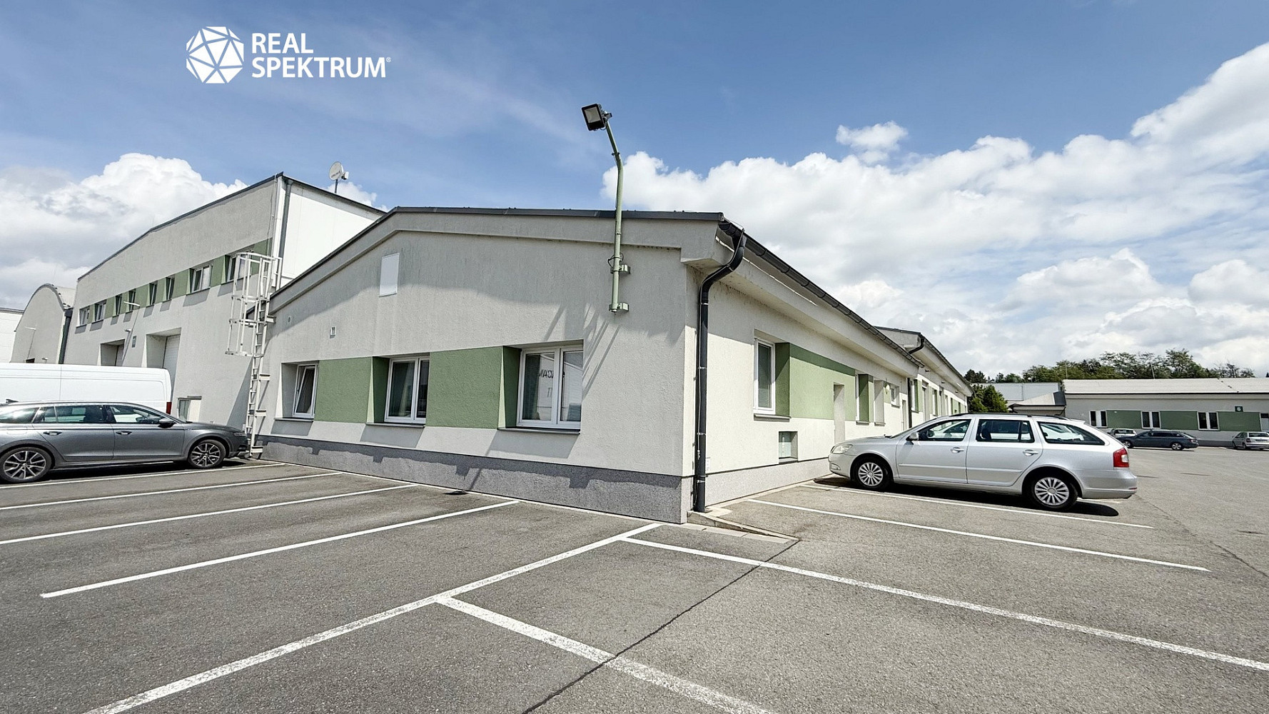 Pronájem kanceláře 173 m² – fotografie 2