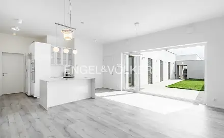 Pronájem domu 111 m² s pozemkem 264 m², K Housličkám, Praha 6 - Lysolaje