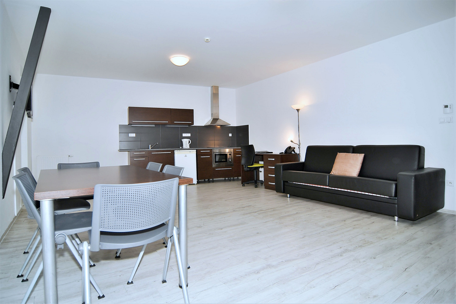 Pronájem bytu 3+kk 162 m² – fotografie 2