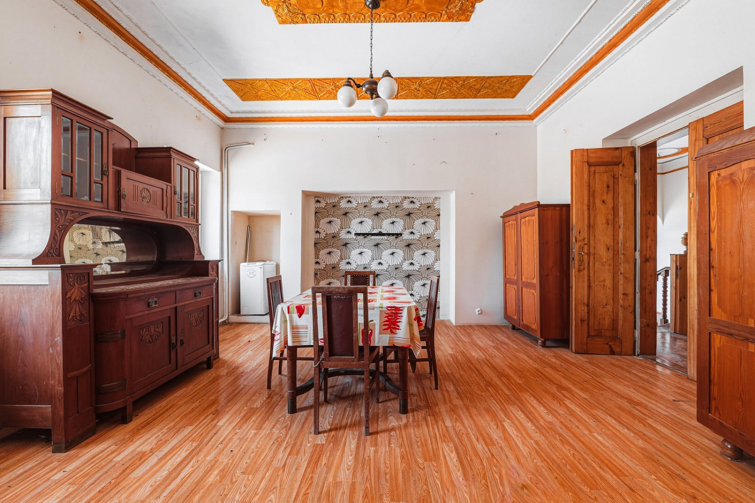 Prodej domu 2 956 m² s pozemkem 5 482 m² — photo 2