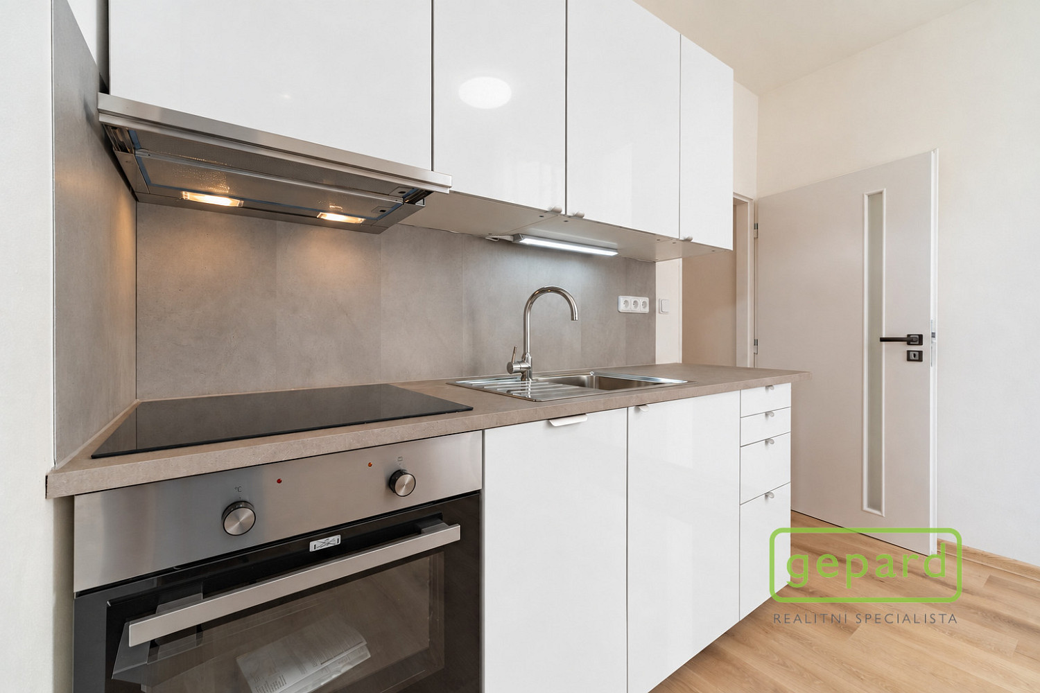 Pronájem bytu 1+1 42 m² – fotografie 2