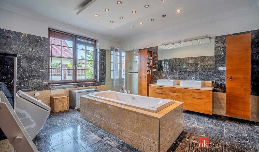 Prodej domu 307 m² s pozemkem 874 m², Praha – náhled fotky 11