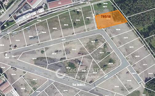Prodej stavebního pozemku 1 004 m², Káraný, okres Praha-východ