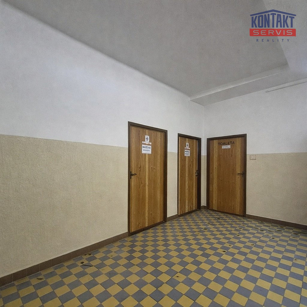 Pronájem kanceláře 225 m² – fotografie 5
