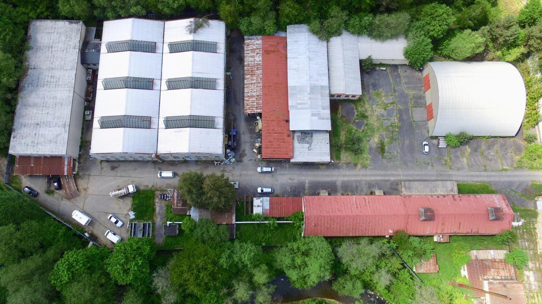 Prodej výrobních prostor 3 000 m²