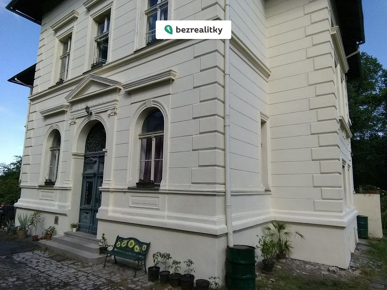 Prodej domu 500 m² s pozemkem 2 165 m² — photo 2