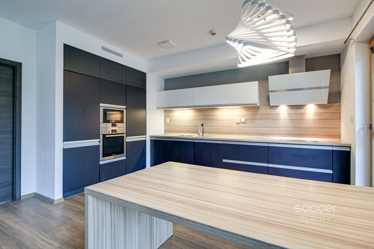 Pronájem domu 120 m² s pozemkem 950 m² – fotografie 2