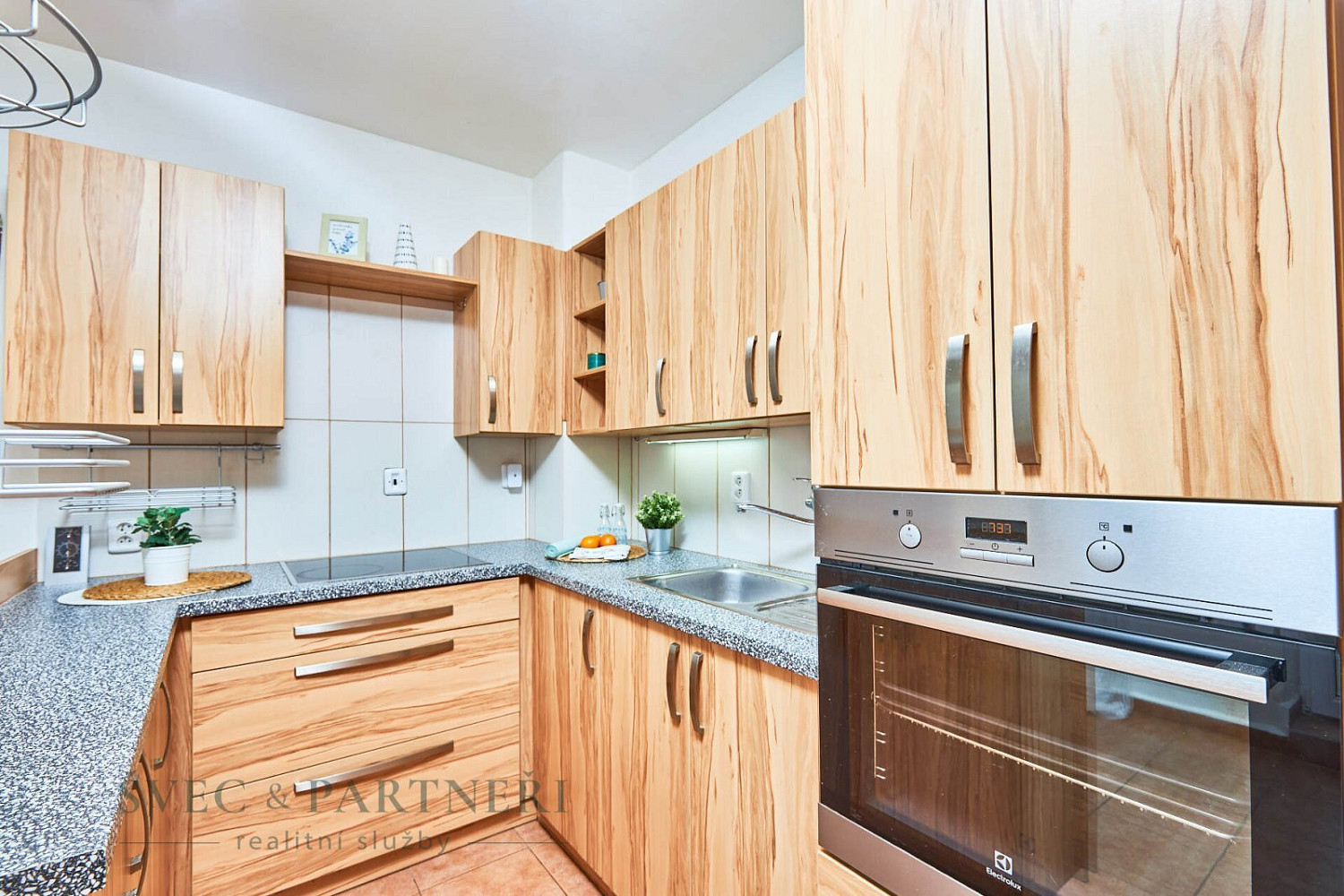 Prodej domu 188 m² s pozemkem 887 m² – fotografie 2