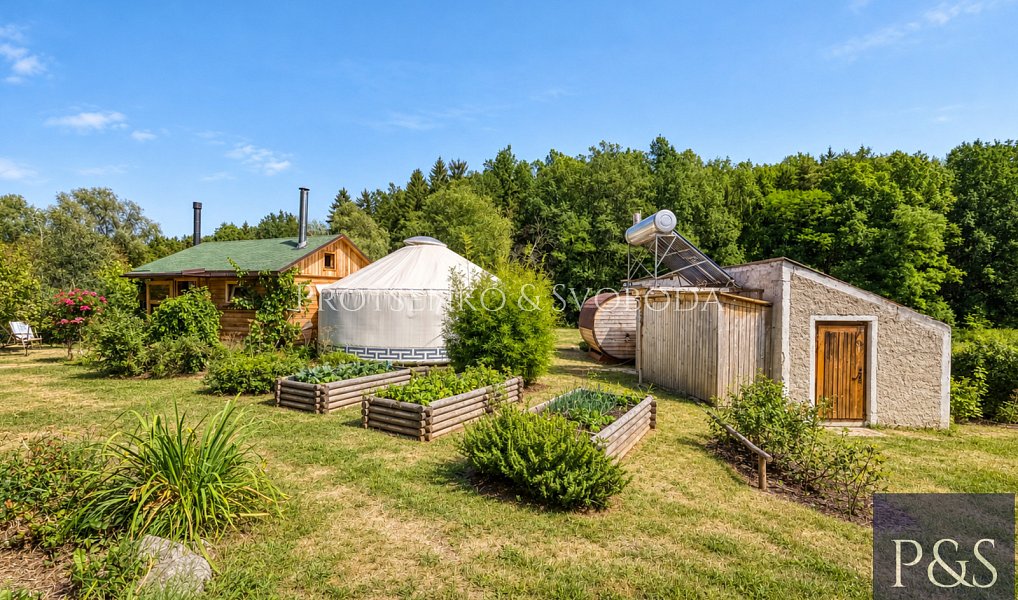 Prodej ubytovacího objektu 300 m², Lhenice – náhled fotky 6