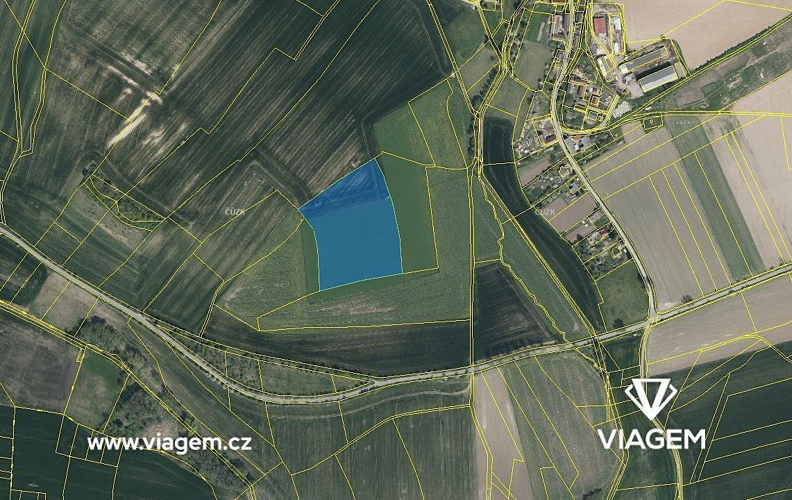 Prodej pole 945 m²