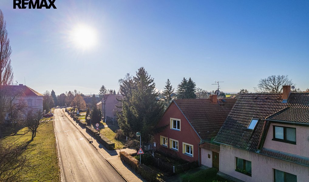 Prodej domu 350 m² s pozemkem 1 872 m², Spořice – náhled fotky 2