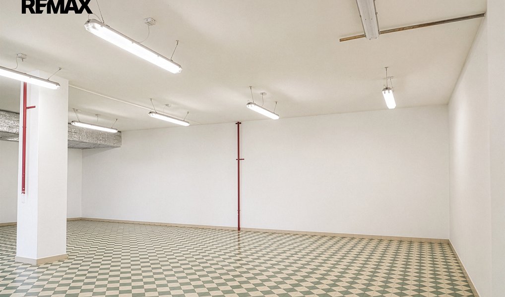 Pronájem obchodních prostor 866 m², Hradec Králové – náhled fotky 14